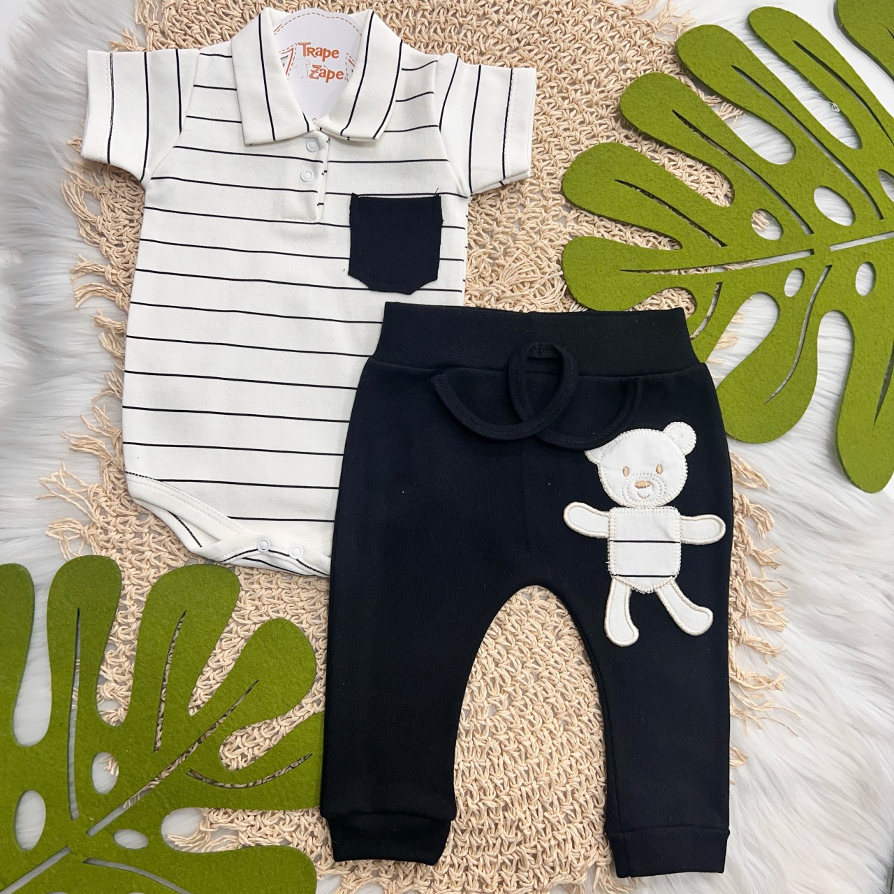  Conj. Body Manga Curta Listrada e Calça Ursinho - Preto e Off White